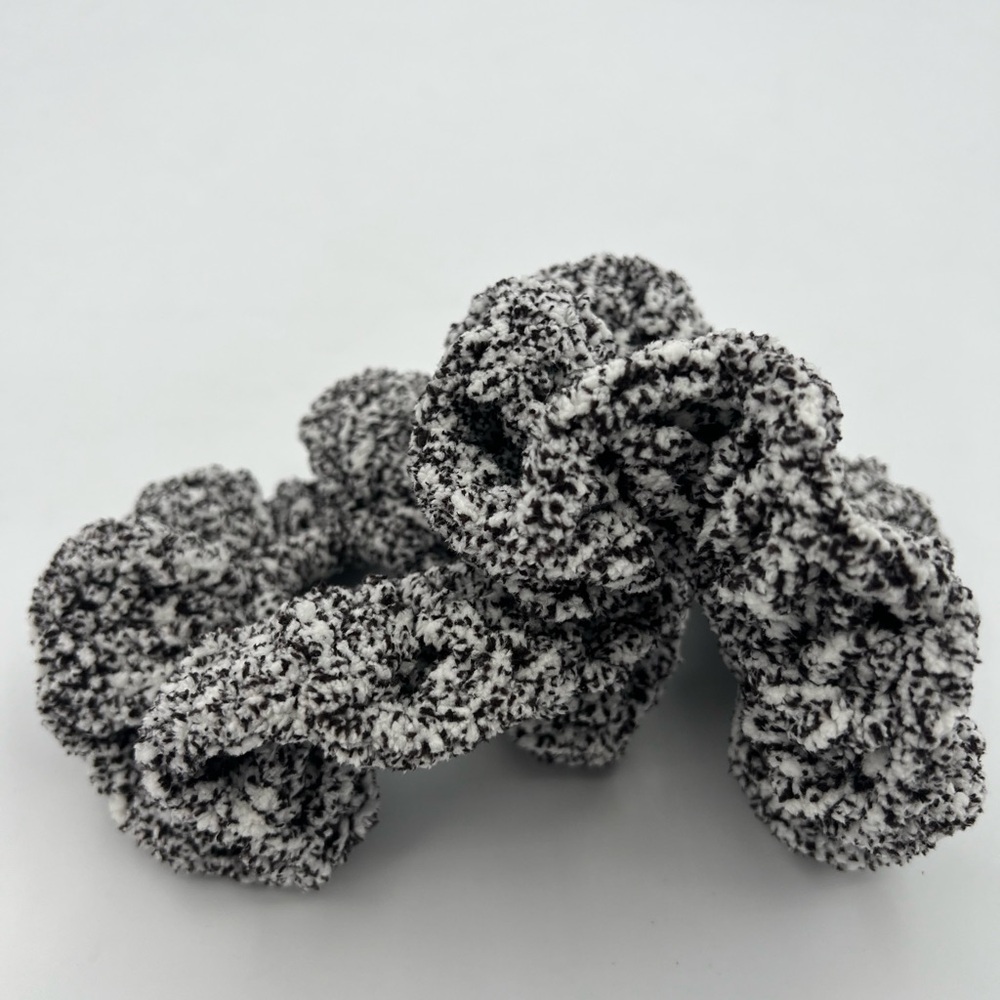 2 unlisted scrunchies Crochet Hair Tie Handmade - Picture 2 of 7